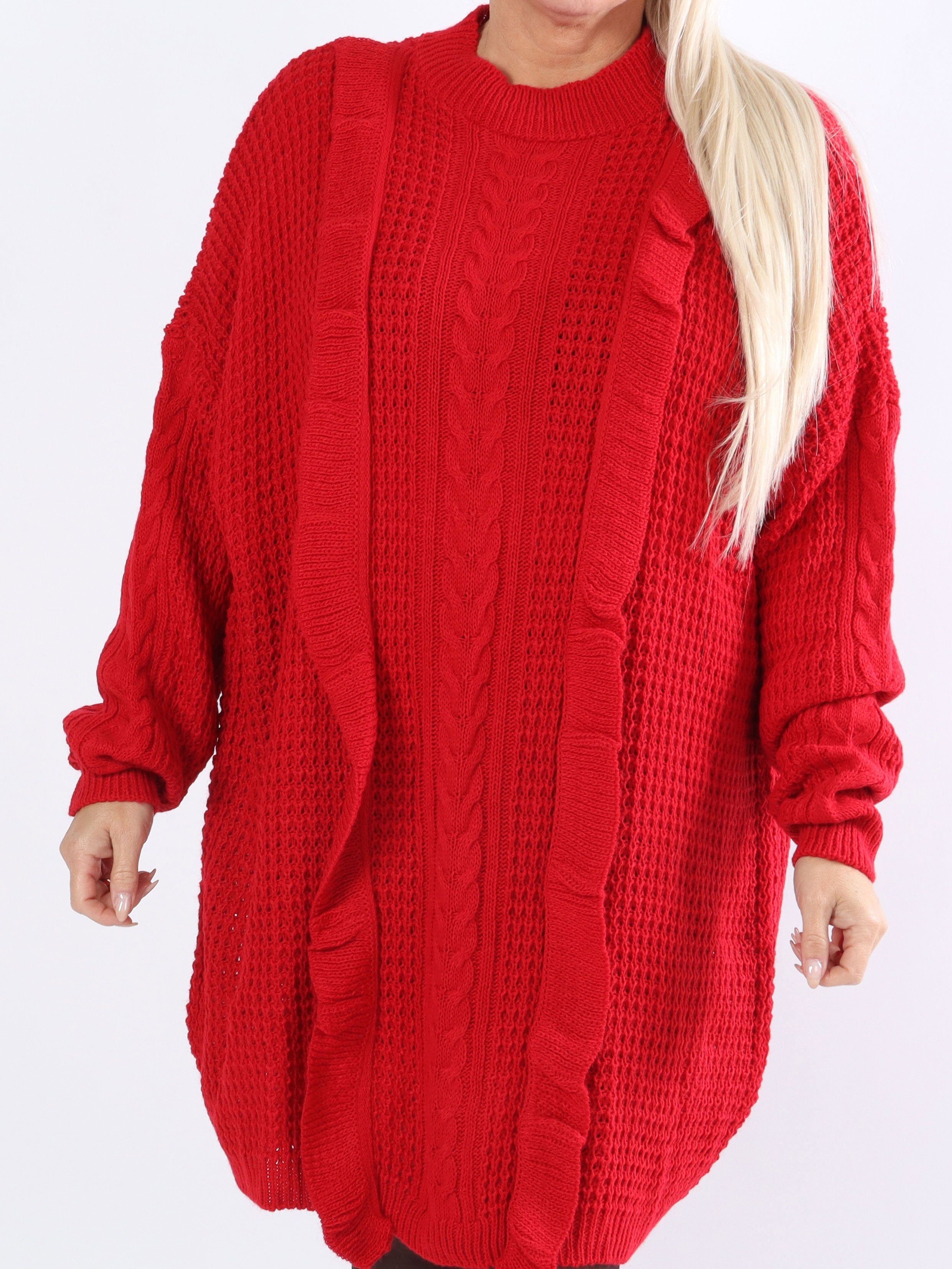 Lalisa - Plus size stickad klänning med kabelstickning och volanger